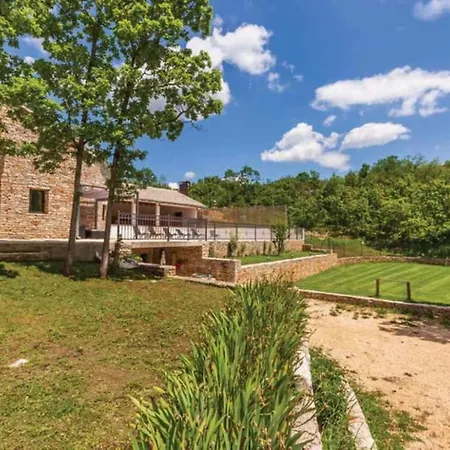 Mir فيلة